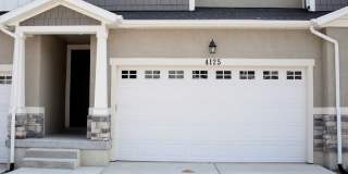 ✨ Beautiful 4 Bed / 2.5 Bath Townhome in The Exchange – Lehi Gallery 1