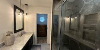 Spacious 2 Bed 2.5 Bath in the heart of Indian Creek Gallery 13