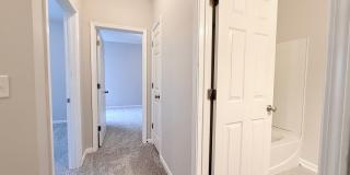 Spacious Townhome! Gallery 25
