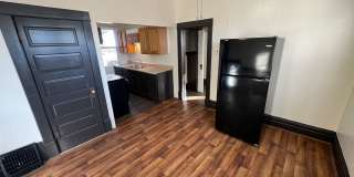 3 Bedroom, 1 Bathroom Single Family House Downtown Gallery 10