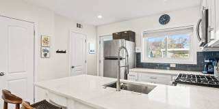 Distinctive Two Bedroom Beauty in Deanwood Gallery 10