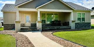 Beautifully Designed 3 Bed Home Gallery 1