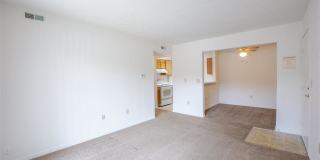Creekside Square Apartments Gallery 11