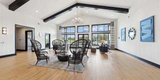 The Hudson Gallery 16