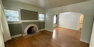 Cozy 2 bed 1 bath available now! Gallery 6