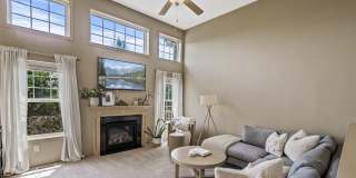 Spacious 3-Bedroom Townhome in Prime Savage/Prior Lake Location Gallery 1