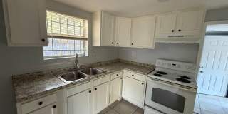 Fully Renovated 3/1 Single Family House Available for Immediate Rent! Gallery 1