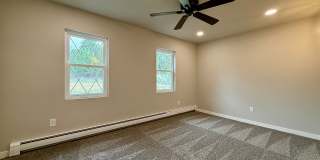 Stylish 3-Bedroom Remodel with Two Fireplaces and Mountain Views Gallery 22