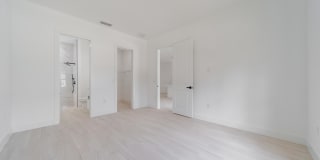 541 Ladd St Gallery 13