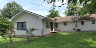 3 Bedrooms! 2 Living areas! close to Mall! $1695 Gallery 3