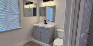 OCEAN BEACH - Spacious 2 bedroom with bonus room/office property close to OB Park & More! Gallery 5