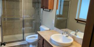 Radiant Lake Waterfront Home Gallery 9