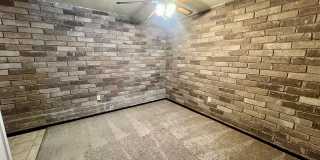 Cozy One Bedroom Apartment! Exposed Brick throughout & Laundry On-Site! Call Today! Cozy One Bedroom Apartment! Exposed Brick throughout & Laundry On-Site! Call Today! Gallery 4