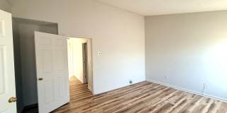 Beautifully Renovated 3 Bedroom 2.5 Bath Townhome with Garage! Pet Friendly! Gallery 18