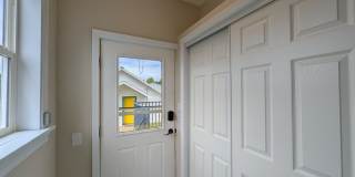 3Bd/2Ba Everett Condo Gallery 18
