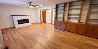 Charming Mid-Century Modern Home Just Minutes from the U of A! Gallery 4