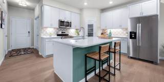 Furnished 3 Bed/Office Luxury Model Home on Westside Gallery 7