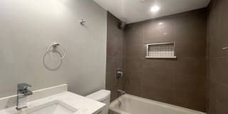 Gorgeous 4 bed in Brookline Village Gallery 10