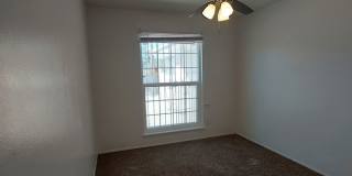 Welcome Home ! 3 bedroom 1.5 bath rental -DUPLEX Gallery 20