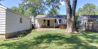 Charming 2 Bedroom Home in Normal Gallery 27