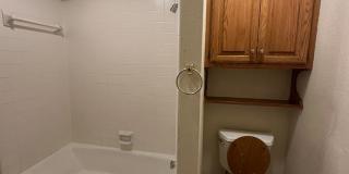 4 Bed, 2.5 Bath Brick home with 2 car garage Gallery 39