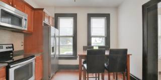 4 Bedroom , 2 Bath Newly Renovated house - Right off of High St Gallery 14