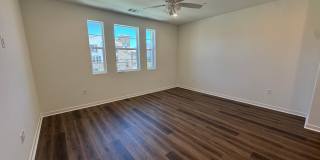 Never-Lived-In, Beautifully Upgraded Three-Story Condo Gallery 8