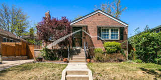 Beautiful Home With Central A/C and Enclosed Backyard Gallery 1