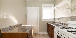 Hawthorne Street Gallery 13