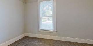 Down Stairs Apartment in Springfield Gallery 17