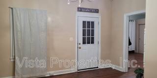 1121 Elm Street Gallery 1