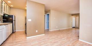 Redmond Condo with 2 Parking Spaces Included Gallery 8