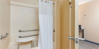 St. Louis - Westport - East Lackland Rd. Gallery 17