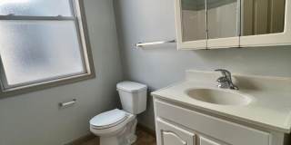 Stunning 6-Bedroom Townhome Steps Away from Temple! Available NOW! RENT SPECIAL - One Month FREE on 13-month lease! Gallery 15