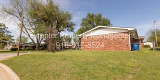 3 Bed 1.5 Bath in Great Midtown Location! Gallery 7