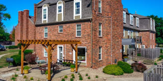 London Towers Gallery 15