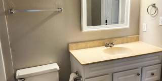 2519 Beech St Gallery 32