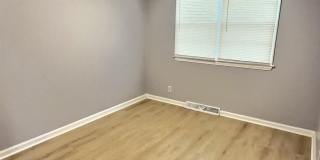 5119 Pratt Street Gallery 14