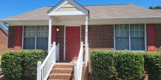 Charming 2-bedroom home nestled in the vibrant city of Raleigh Charming 2-bedroom home nestled in the vibrant city of Raleigh Gallery 1
