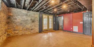 Beautifully maintained and move-in ready 4BR home with a basement Gallery 18