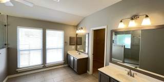 1303 BLUFF FOREST Gallery 41