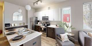 College Town Fayetteville - Student Housing Gallery 32