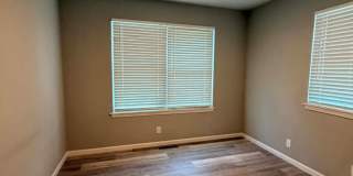 BEAUTIFUL  3 Bedroom 2 Bathroom Home in Royal Heights with garage and large back patio!!!! Gallery 18