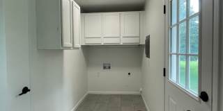 Great Location 3 bedroom 1 bath 1car garage Gallery 9