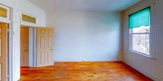 Wonderful Row Home on a Quiet Street Gallery 6