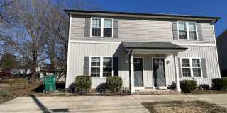 215 N Oak St Unit B Gallery 1