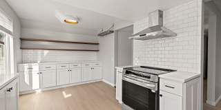 Amazing 2bed/1.5bath Condo Unit with Private Balcony in Meridian Park! Gallery 9