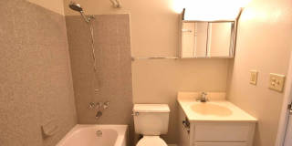 SHORT TERM RENTAL FOR SPRING 2026! 3 Bedroom, 2 Bathroom Penthouse Condo Gallery 14