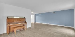 Come to check this beautiful house 4 bedrooms, possible 5th bed and 3 baths. Gallery 43