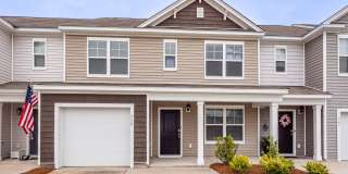 3 Bedroom, 2.5 Bathroom Townhome in Cane Bay - Summerville Gallery 1